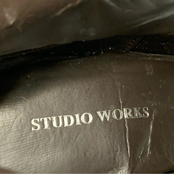 STUDIO WORKS BOLERO - BLACK SIDE BUCKLE HIGH HEEL ZIP-UP ANKLE BOOTS SIZE 9M 9M - Picture 7 of 7